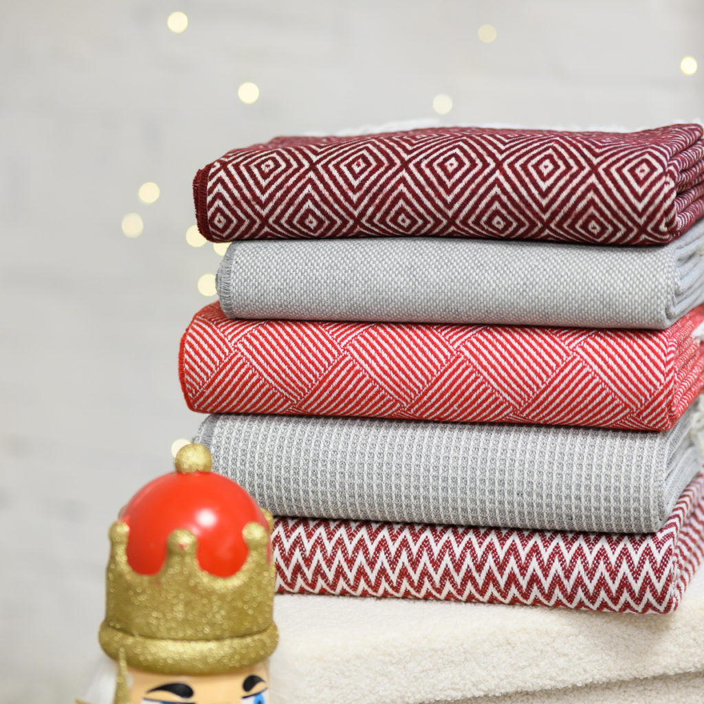 Czerwone koce bawełniane